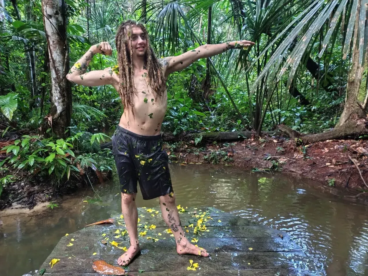 Life at Ayaselva — a moment from the jungle, the maloka, or a retreat.