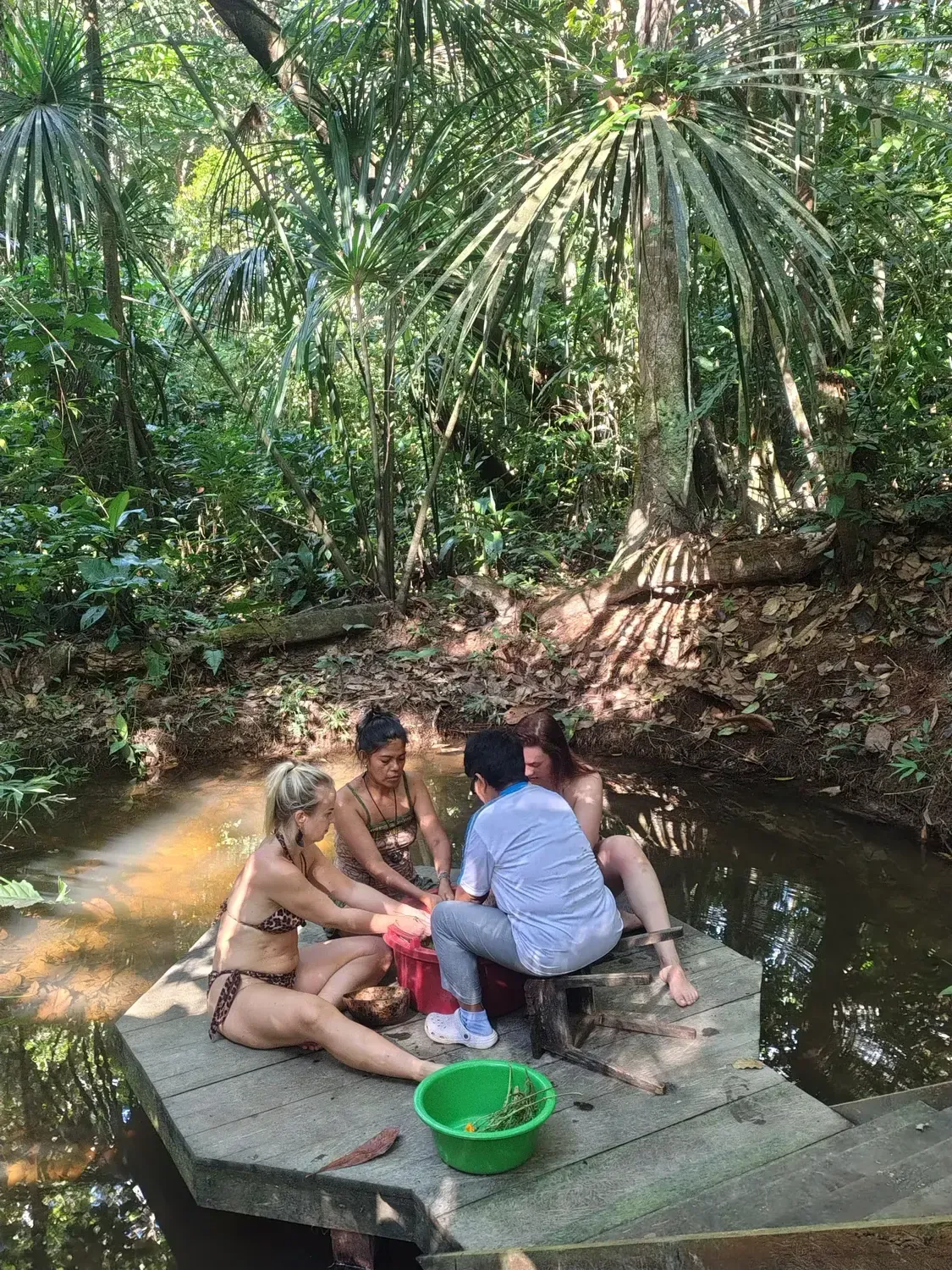 Life at Ayaselva — a moment from the jungle, the maloka, or a retreat.